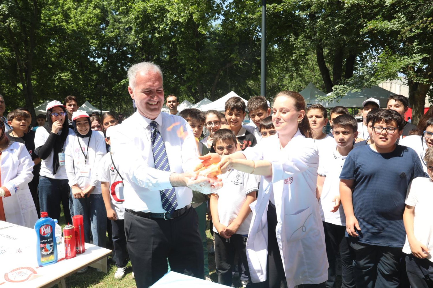 İnegöl’de Tübitak 4006-C Bilim Festivali Gerçekleştirildi