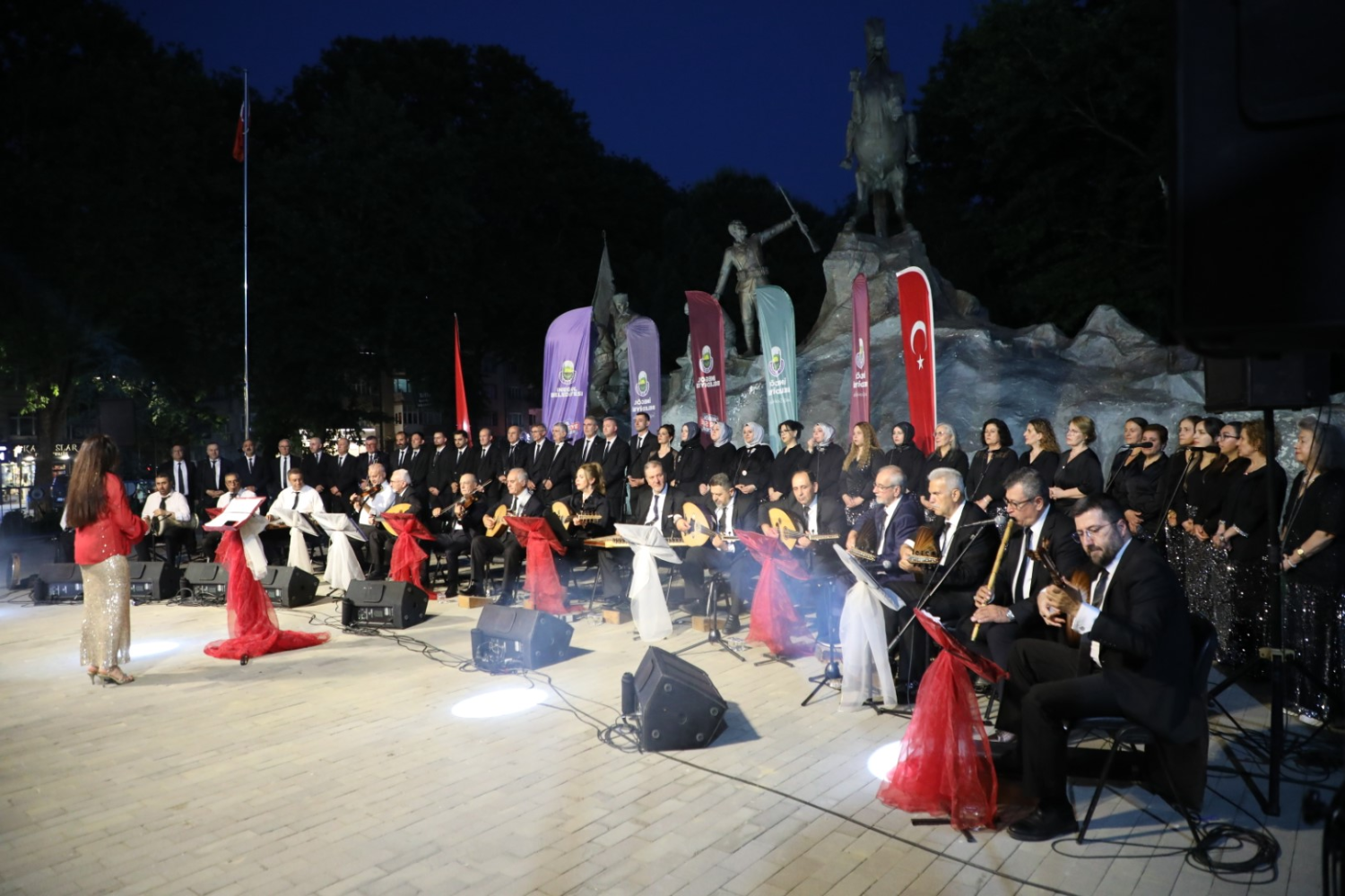 İnegöl Belediyesi TSM Korosundan Unutulmaz Konser