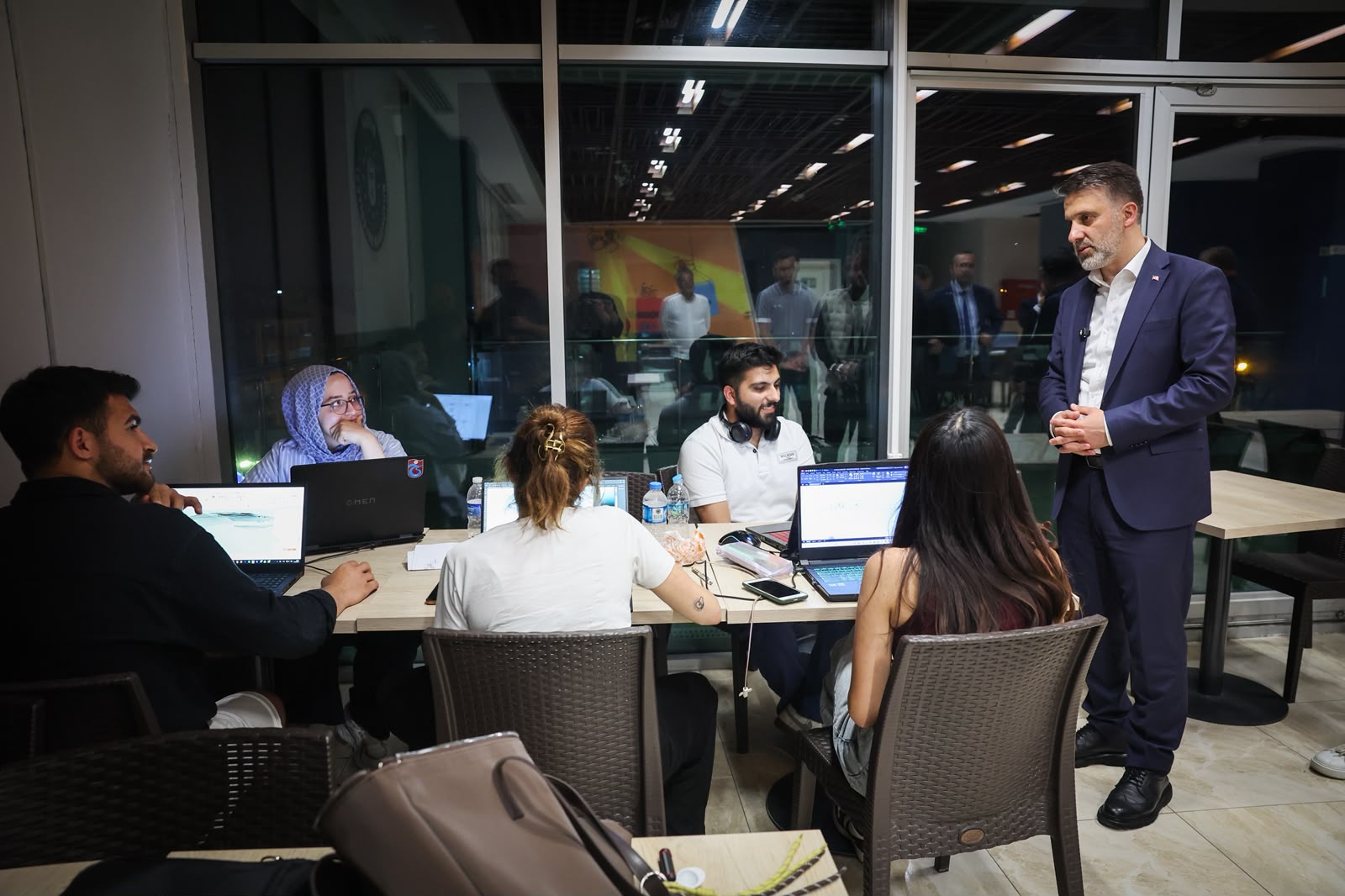 Başkan Vekili Biba öğrencilerle bir araya geldi