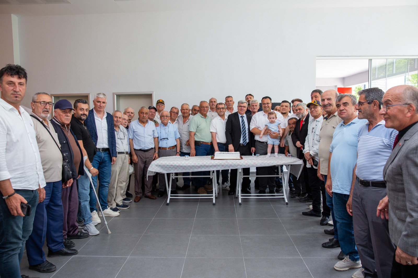 Şehit ve gazi babalarına anlamlı ziyaret
