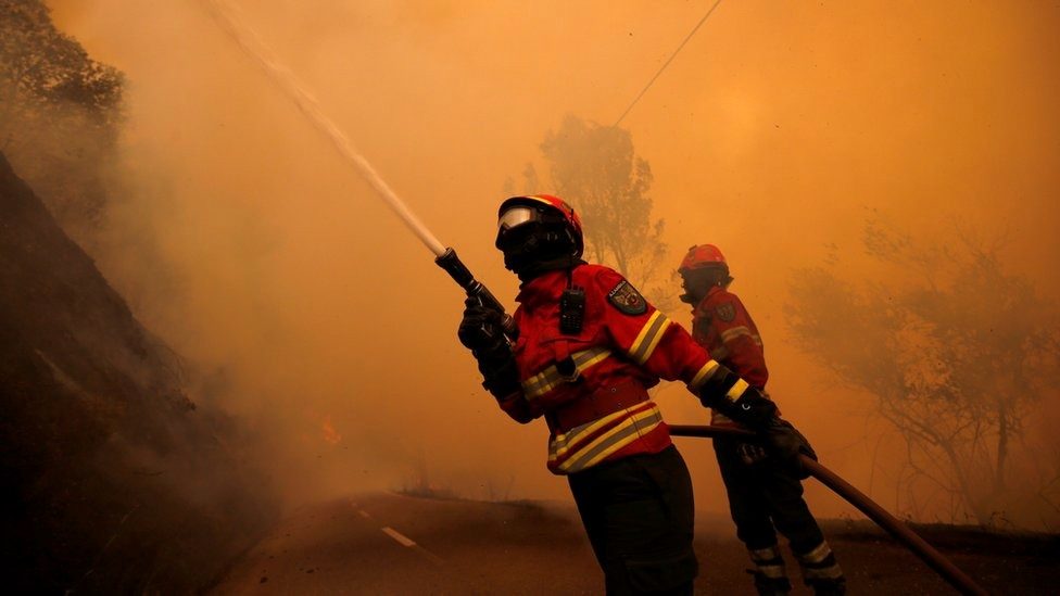 İspanya ve Portekiz’de Alevlerle Mücadele ve Alarm Durumu