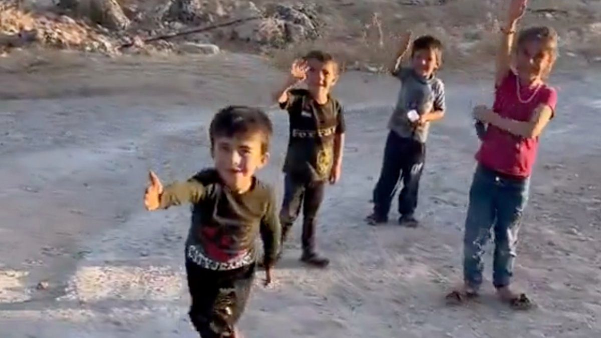 Türk Askerlerine Sevgiyle Koşan Suriyeli Çocuklar