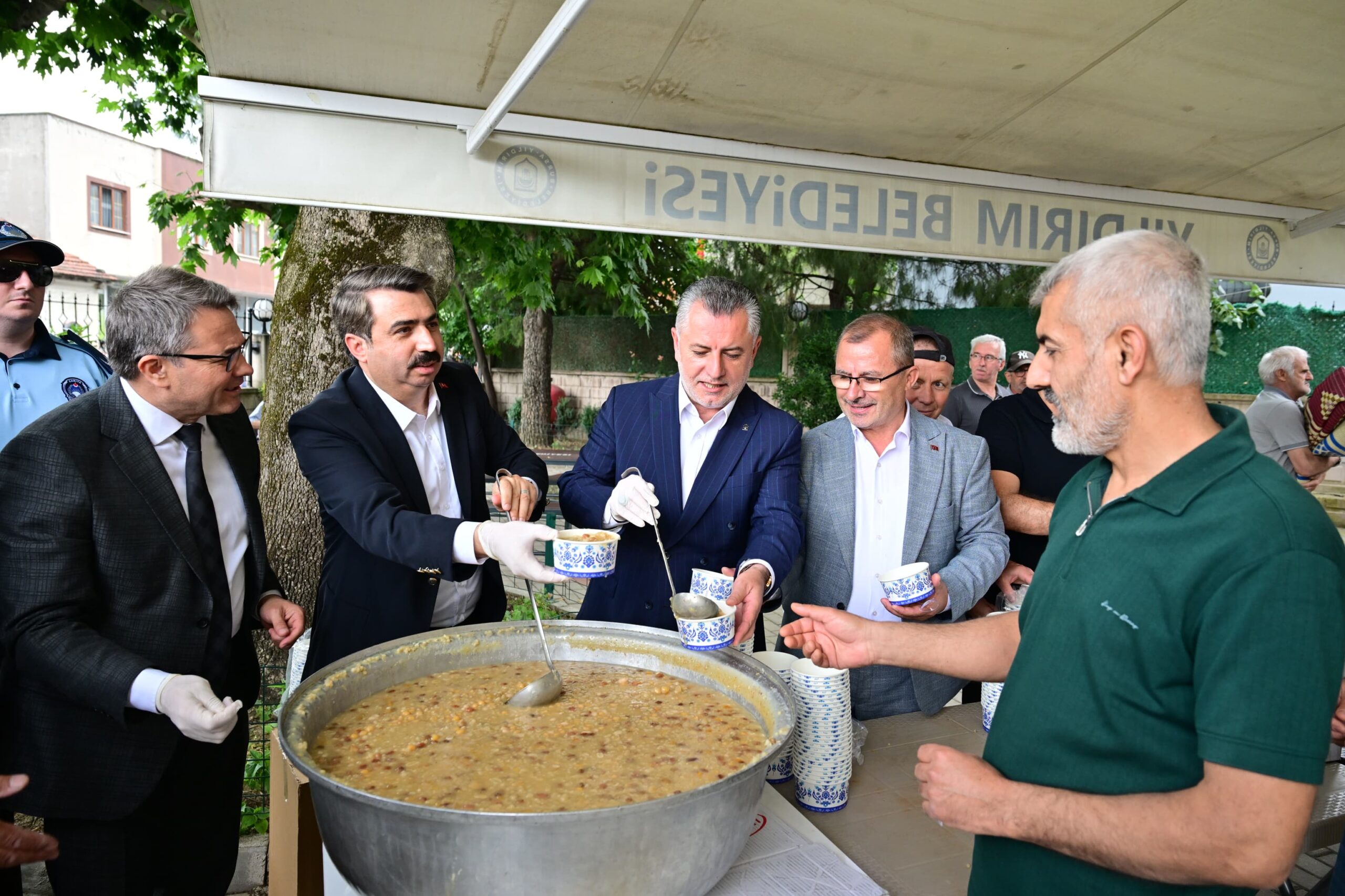 Samanlı Mahallesi’ne Protokol Çıkarması