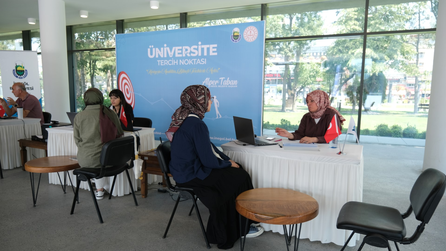 İnegöl Belediyesi’nden Öğrencilere Ücretsiz Yks Tercih Danışmanlığı