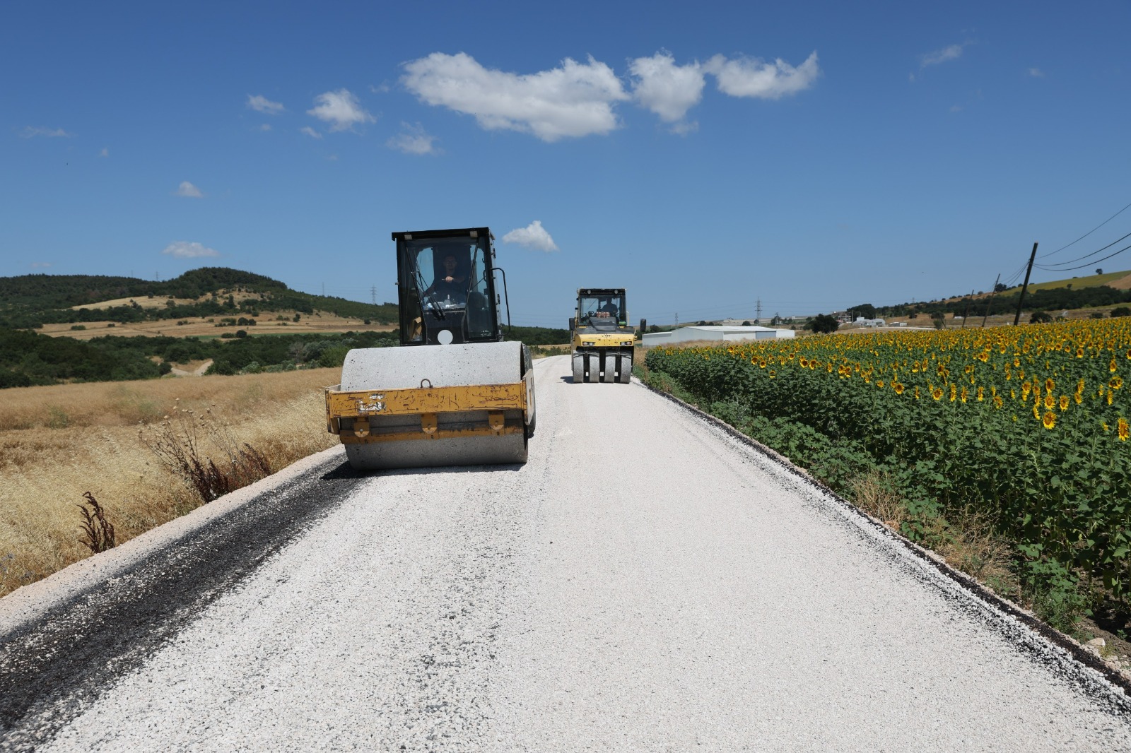 Büyükşehir Nilüfer’de yolları yeniliyor