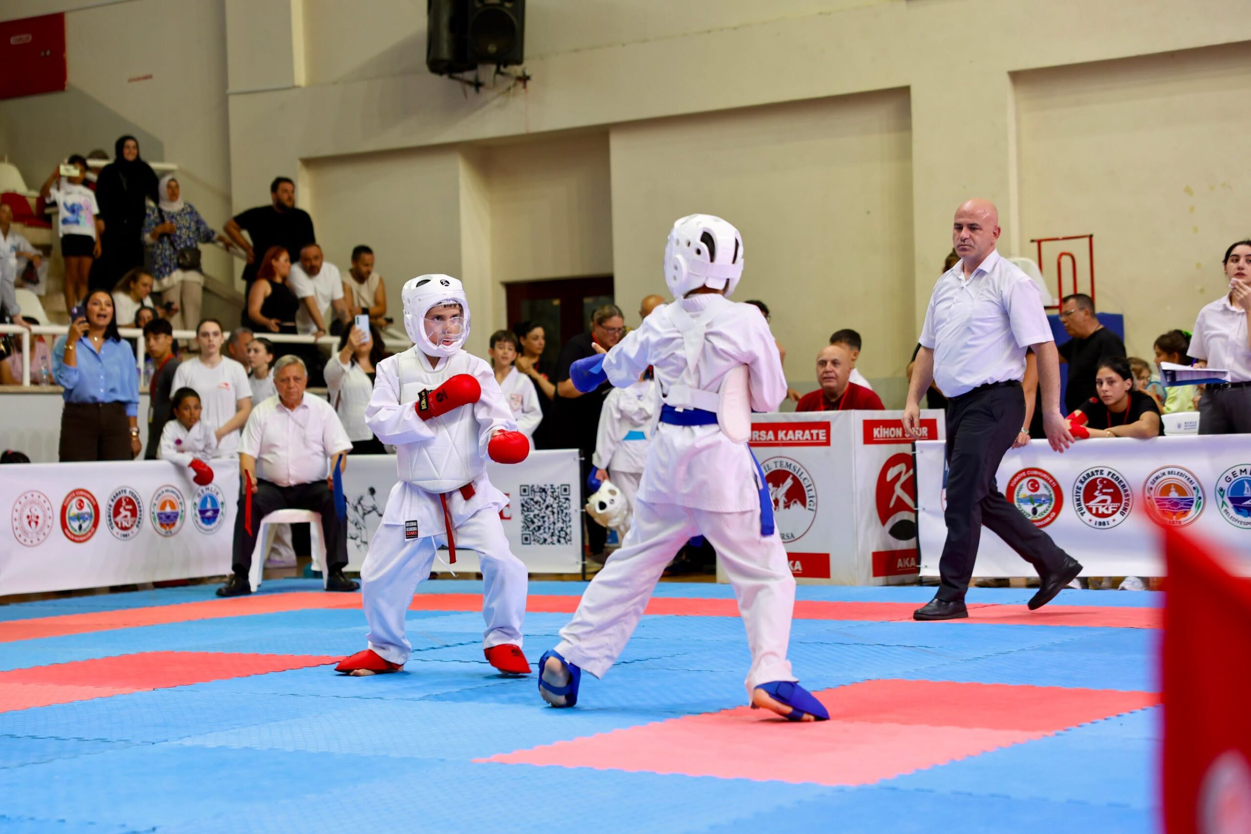 Gemlik Bir Kez Daha Yüzlerce Sporcuyu Ağırladı