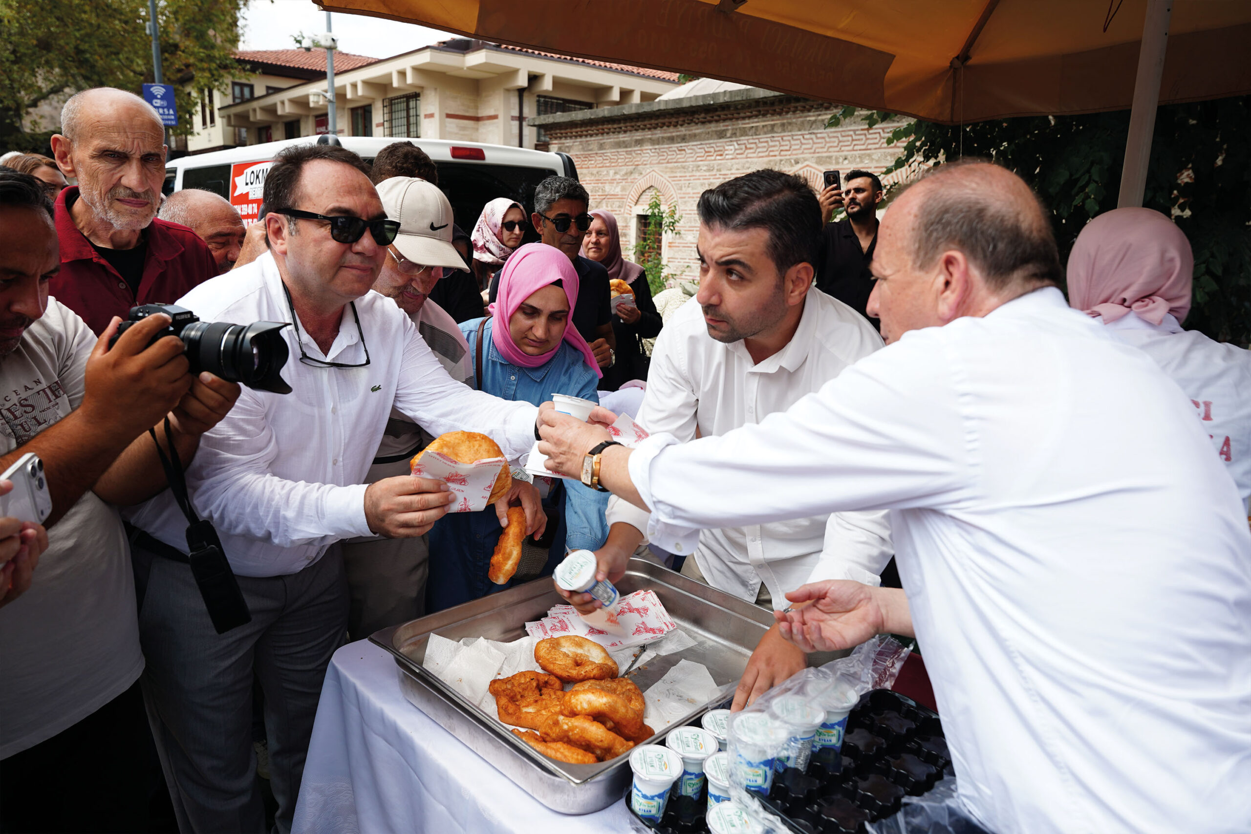 Özer Matlı’ya Kapalıçarşı’da Sevgi Seli