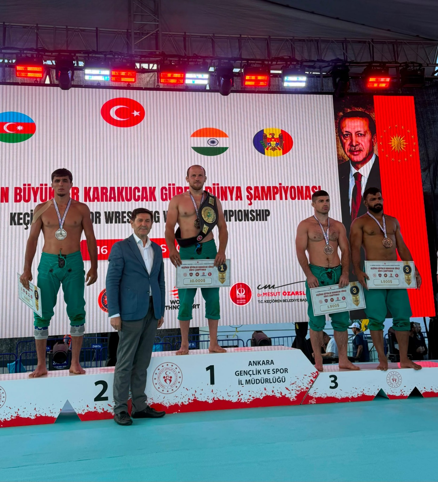 Büyükşehir Belediyesporlu Fazlı Eryılmaz dünya şampiyonu