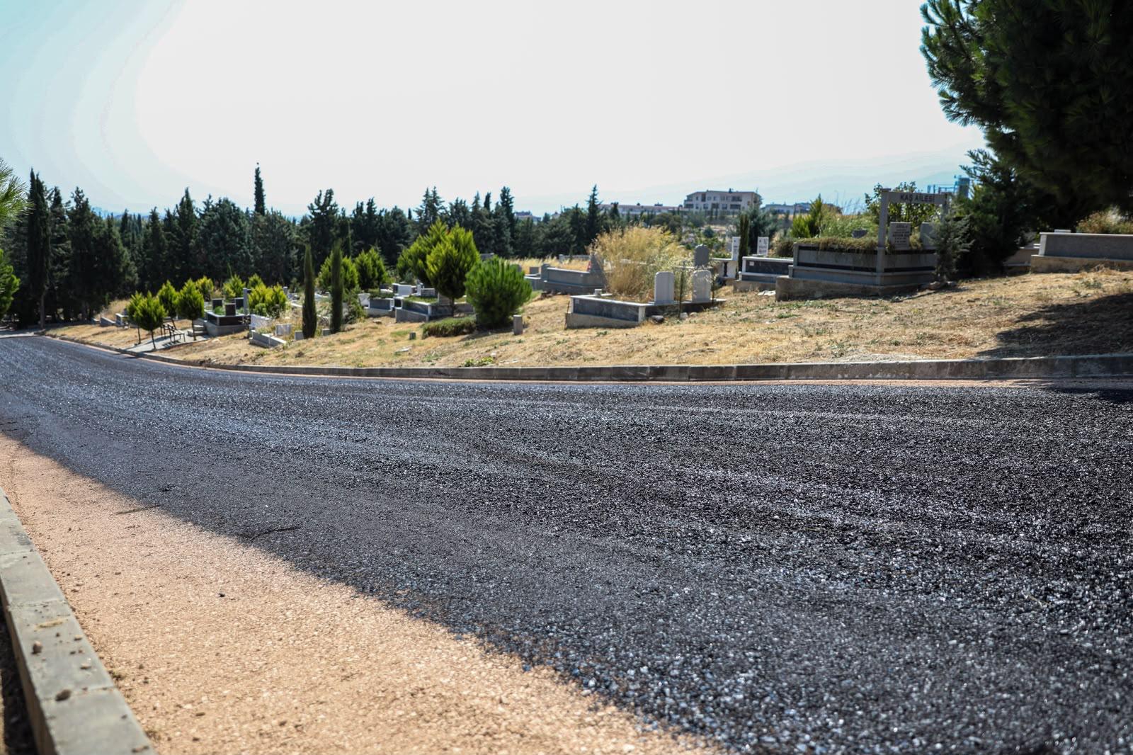 Bursa’da mezarlık yolları yenileniyor