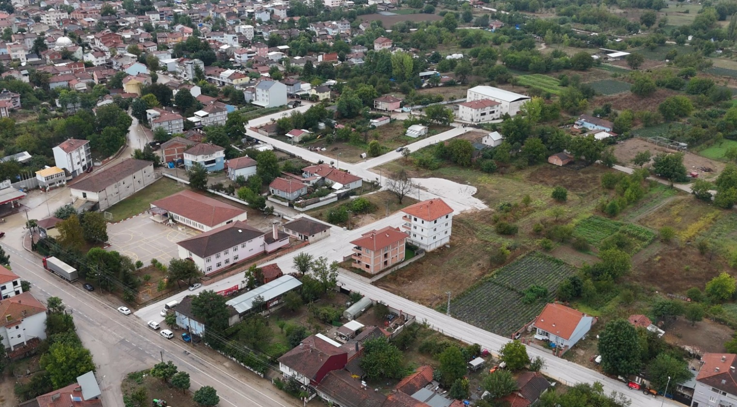 Kurşunlu Mahallesinde 8 Sokakta Sathi Kaplama Yapıldı