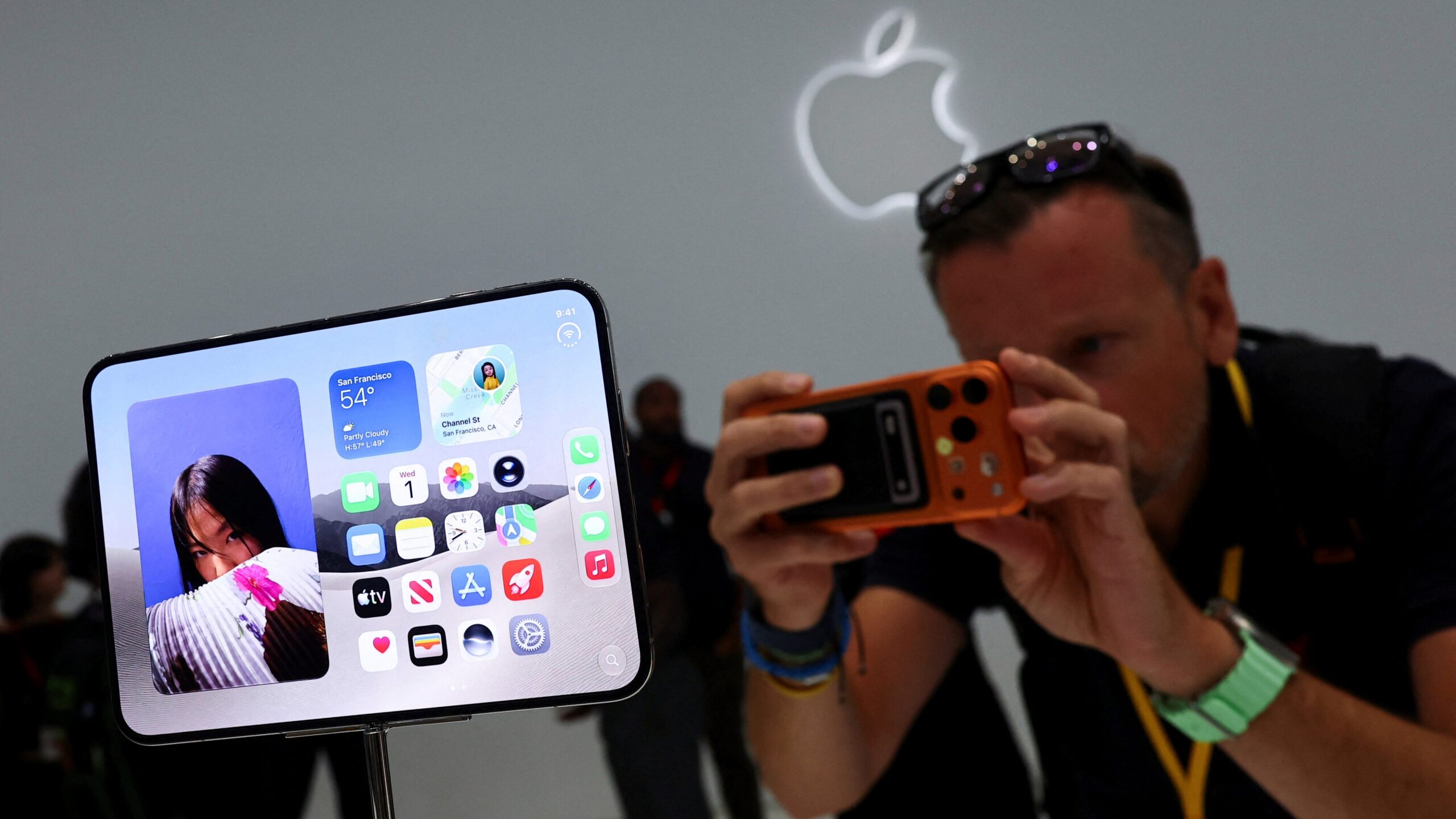 iPhone Duo: Solak Kullanıcıların Tepkisi
