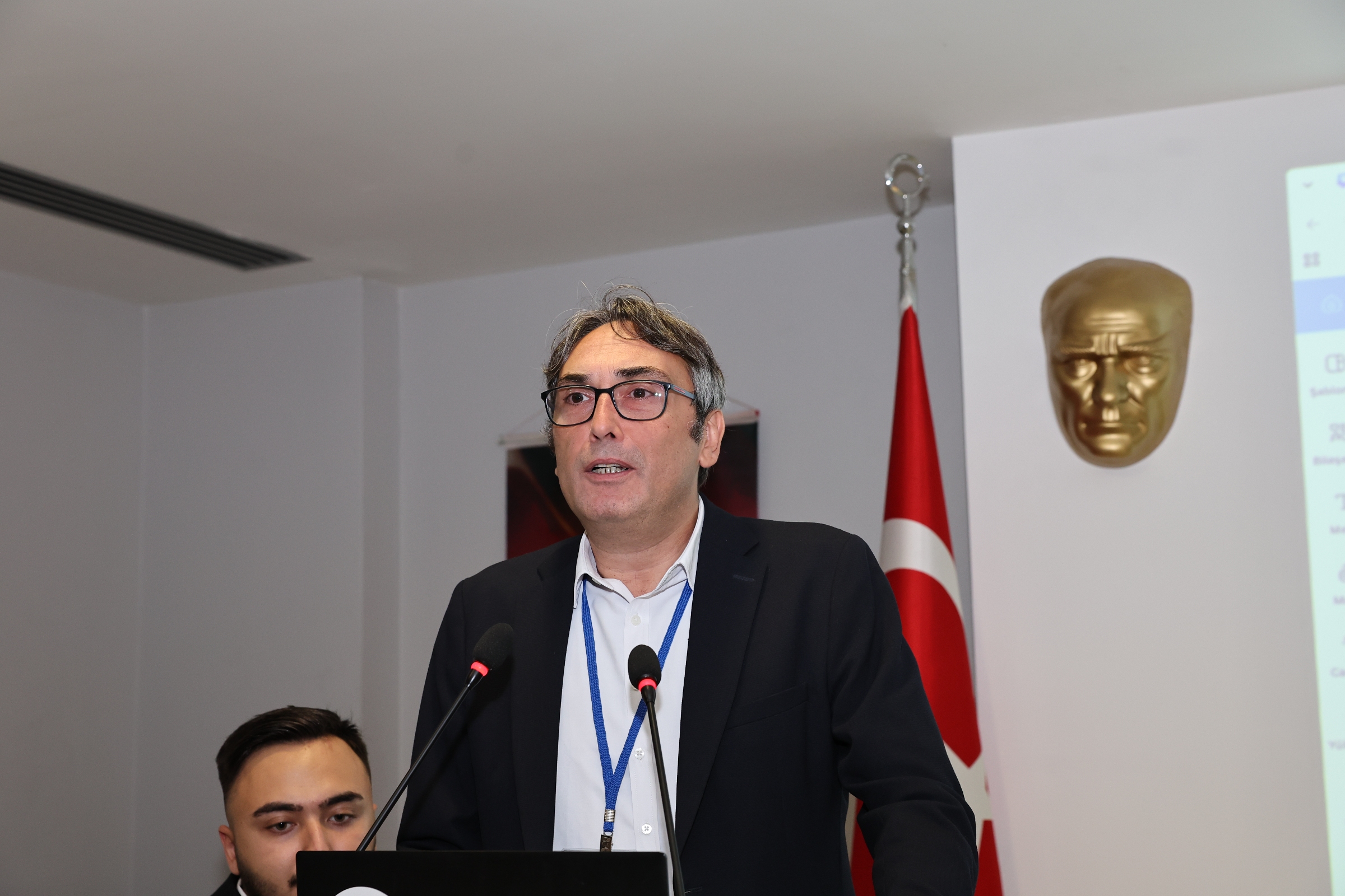 Nilüfer Kent Konseyi’nde Mustafa Berkay Aydın güven tazeledi