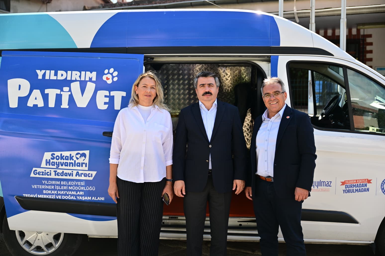 SAHİPSİZ SOKAK HAYVANLARINA ‘PATİVET’ ŞEFKATİ