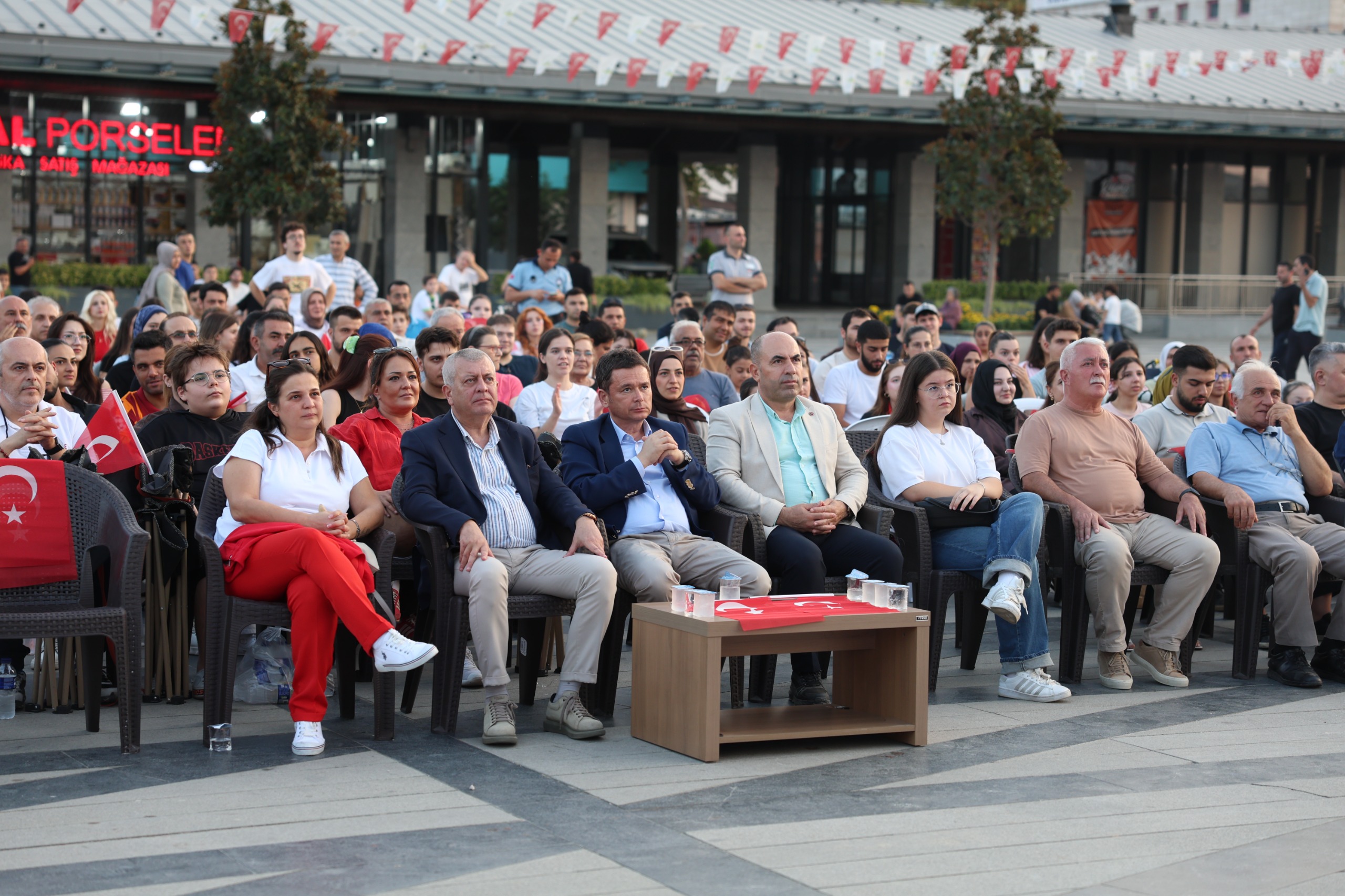 Osmangazi Meydanı’nda Filenin Sultanları Coşkusu