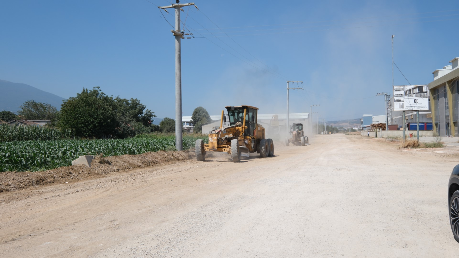 105 Adada Yol Kaplama Çalışmaları Başladı