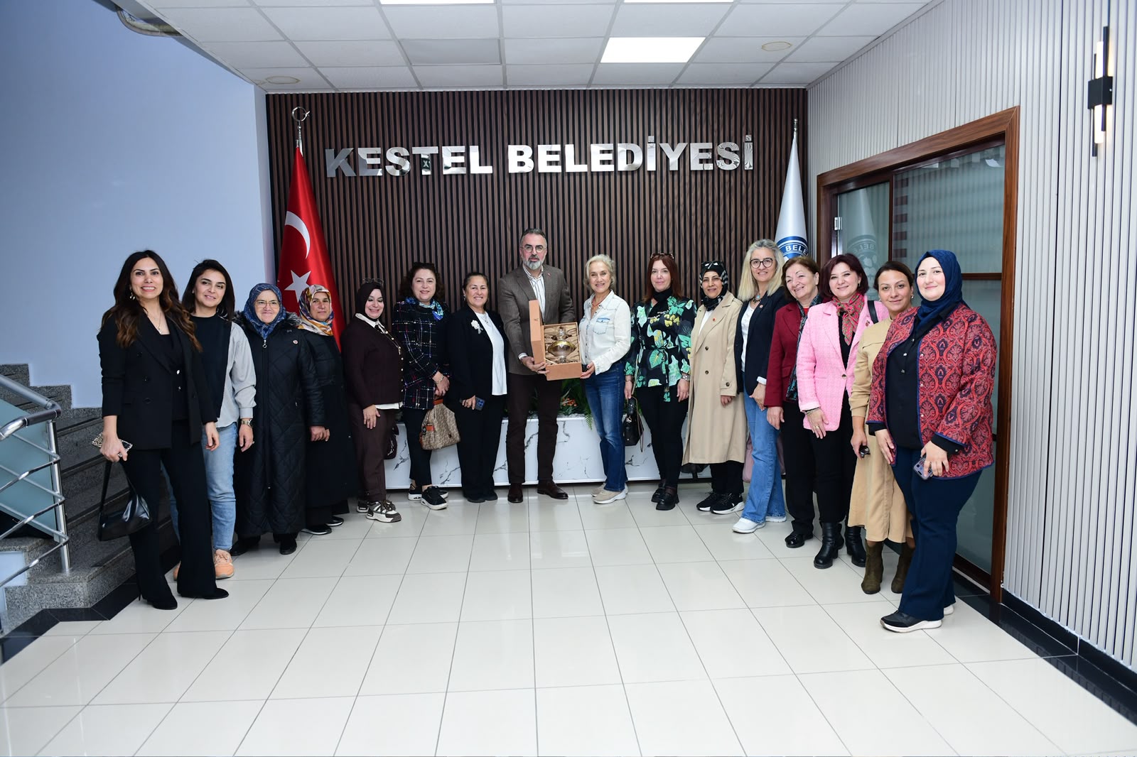 Bursa’nın Kadın Muhtarlarından Başkan Erol’a Anlamlı Ziyaret