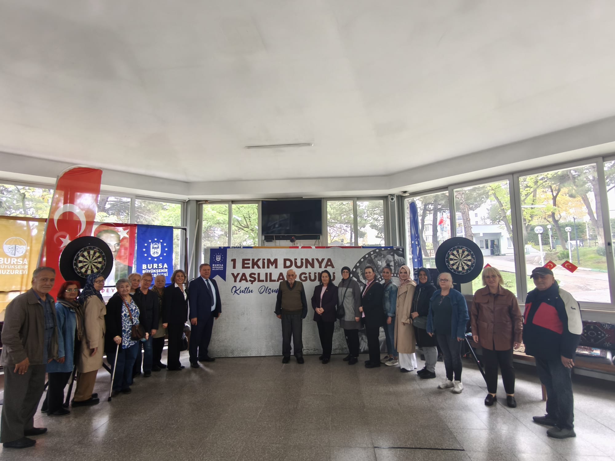 Bursalı Emeklilerden Huzurevine Anlamlı Ziyaret