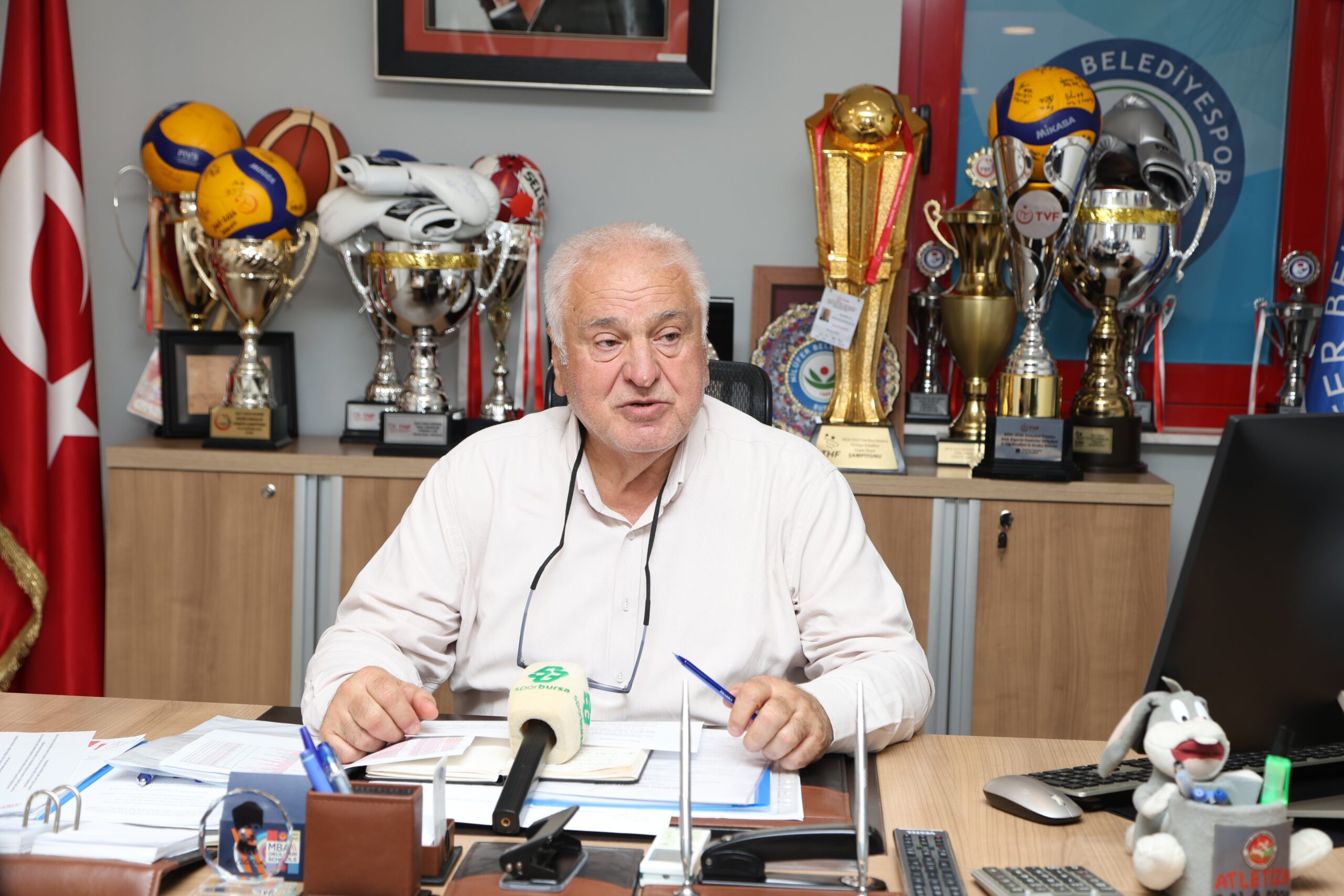 Başkan Or: “Bizim derdimiz hentbol oynamak”